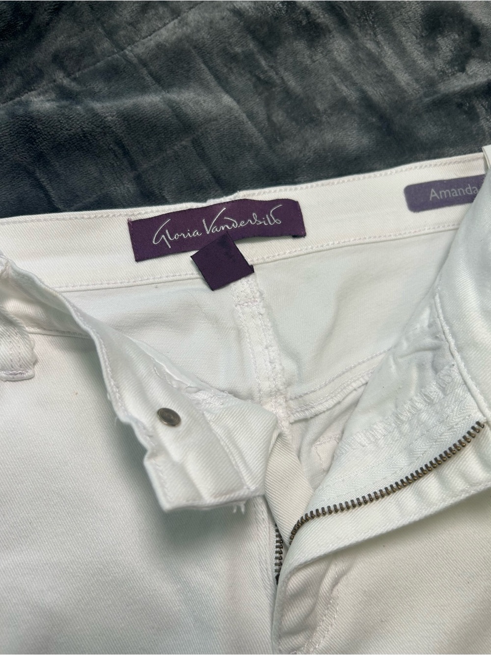Gloria Vanderbilt White Straight-Leg Jeans - Picture 2 of 4